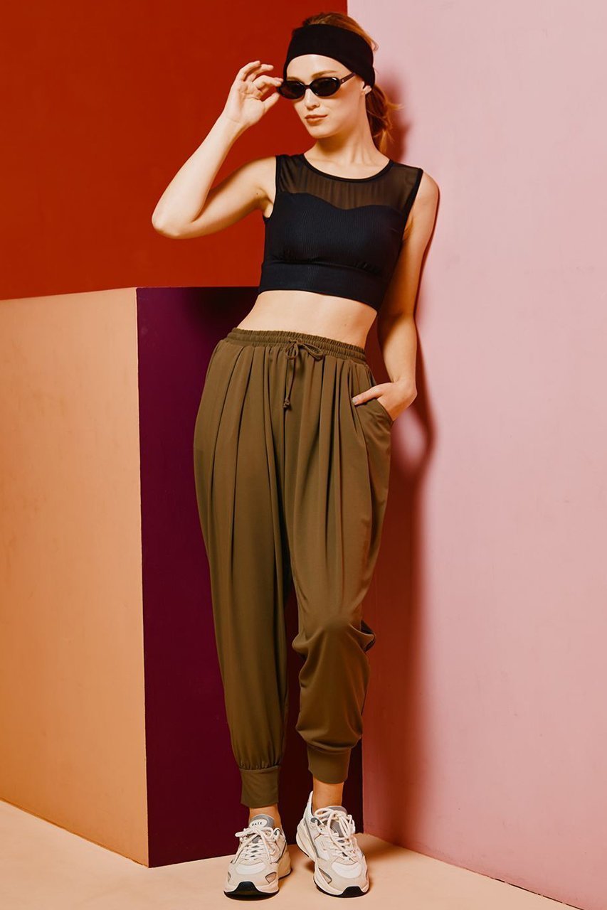 【レイール/Reir】のタックパンツ【UPF50+】【水陸両用】 人気、トレンドファッション・服の通販 founy(ファニー) 　ファッション　Fashion　レディースファッション　Fashion for Women　パンツ　Pants & Trousers　スポーツウェア　Functional & Stylish Sportswear　なめらか　Smooth, Silky Texture　ギャザー　Gathered, Ruffled　ストレッチ　Stretch, Stretchy Fabric　スポーツ　Sports, Activewear　フィット　Fit, Slim Fit　リラックス　Relax, Relaxed Fit　再入荷　Restock / Back in Stock　other-3|ID: prp329100004948275 ipo3291000000037132878