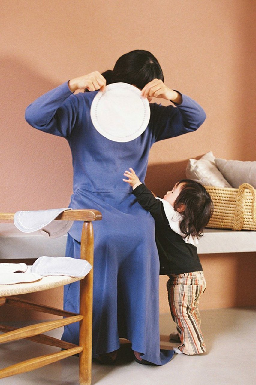 【マールマール/MARLMARL】の【MATO by MARLMARL】ORBITA HAND TOWEL ハンドタオル 人気、トレンドファッション・服の通販 founy(ファニー) 　ファッション　Fashion　レディースファッション　Fashion for Women　レイングッズ・傘・晴雨兼用傘　Umbrellas & Rain Gear　傘　Umbrella, Parasol　シルバー　Silver, Metallic Silver　タオル　Towel, Bath Towel　時計　Watch, Wristwatch　ハンカチ　Handkerchief, Hanky　ハンド　Hand, Handmade　パイピング　Piping, Trim Design　フォルム　Silhouette, Form　ラウンド　Round, Round Neck　ワンポイント　One Point, Statement Accent　おすすめ　Recommended / Our Picks　エレガント 上品　Elegant　ギフト プレゼント　Gift / Present　新作・新入荷　New Arrivals / New In　other-5|ID: prp329100004948310 ipo3291000000037133136