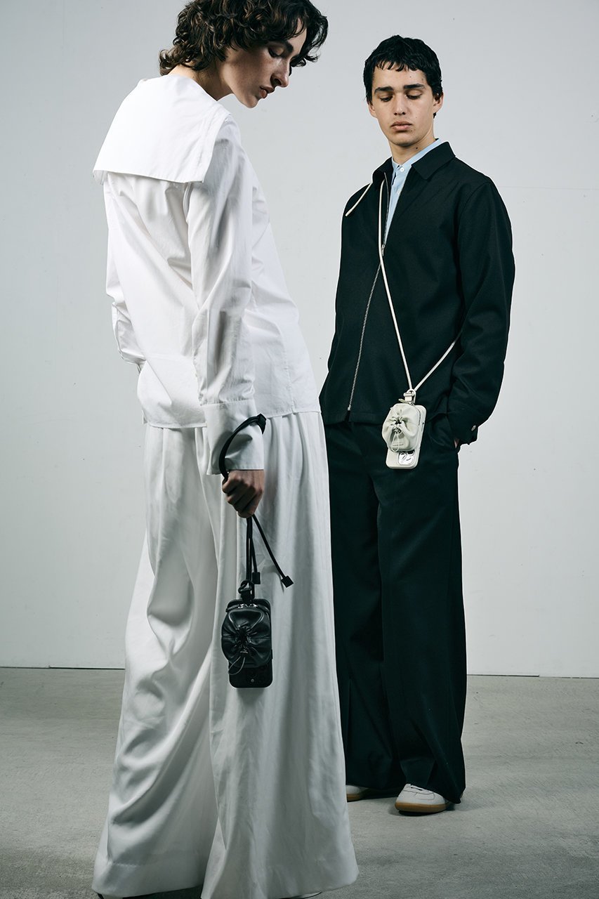 【オブジェクツアイオー/objcts.io】のデタッチャブルストラップ付レザーパース(iPhoneアクセサリー ) 人気、トレンドファッション・服の通販 founy(ファニー) 　ファッション　Fashion　レディースファッション　Fashion for Women　iPhone アイフォーン　iPhone　ユニセックス　Unisex, Genderless　アクセサリー　Fashion Accessories　スタイリッシュ　Stylish, Fashionable　スマート　Smart, Elegant　ドレープ　Drape, Draping Fabric　マグネット　Magnet, Magnetic Closure　ラップ　Wrap, Wrap Design　リップ　Lip, Lip Motif　other-5|ID: prp329100004949567 ipo3291000000037142936