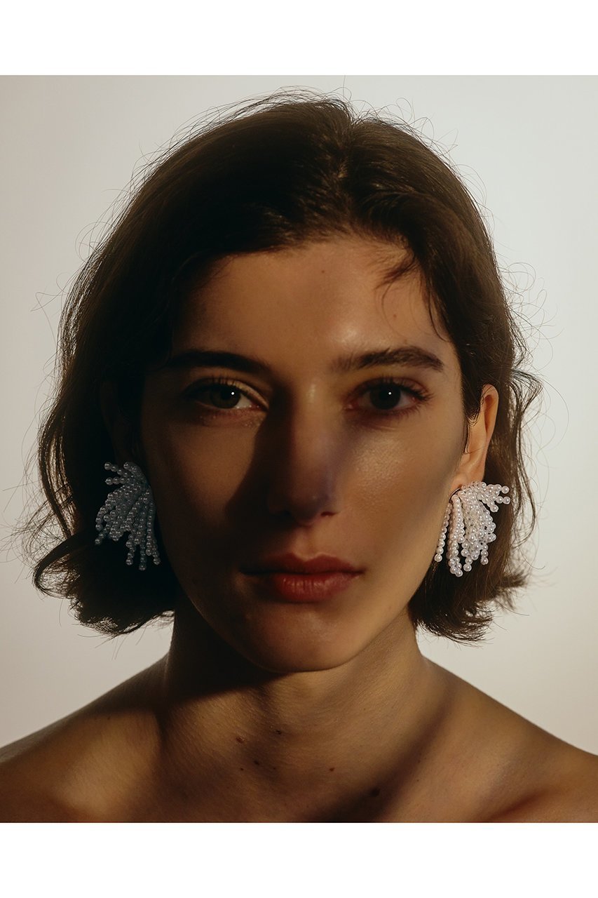 【イリスフォーセブン/IRIS 47】のmare pearl イヤリング 人気、トレンドファッション・服の通販 founy(ファニー) 　ファッション　Fashion　レディースファッション　Fashion for Women　ジュエリー　Jewelry　ファッションリング　Fashion Rings　イヤリング・フープ・ドロップタイプ　Hoop, Drop & Clip Earrings　イヤリング　Earrings　サテン　Satin, Glossy Fabric　バランス　Balance, Style Balance　パール　Pearl, Pearl Accent　リップ　Lip, Lip Motif　エレガント 上品　Elegant　other-2|ID: prp329100004950893 ipo3291000000037152877