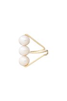 【ナチュラリジュエリ/NATURALI JEWELRY】のトリオパールイヤーカフ (片耳用) ホワイト|ID: prp329100004950988 ipo3291000000037335528