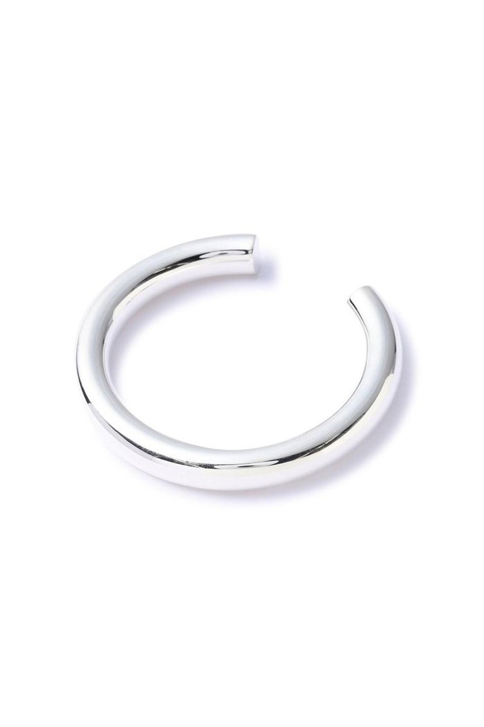 【アドーア/ADORE】のSaskia Diez BOLD BANGLE BRASS インテリア・キッズ・メンズ・レディースファッション・服の通販 founy(ファウニー) https://founy.com/ ファッション Fashion レディースファッション Fashion for Women ジュエリー Jewelry チェーン＆カフブレスレット Cuff & Chain Bracelets バングル・カフブレスレット Bangles & Cuff Bracelets なめらか Smooth, Silky Texture シンプル Simple, Minimal バングル Bangle, Bracelet フォルム Silhouette, Form |ID: prp329100004951259 ipo3291000000037155277