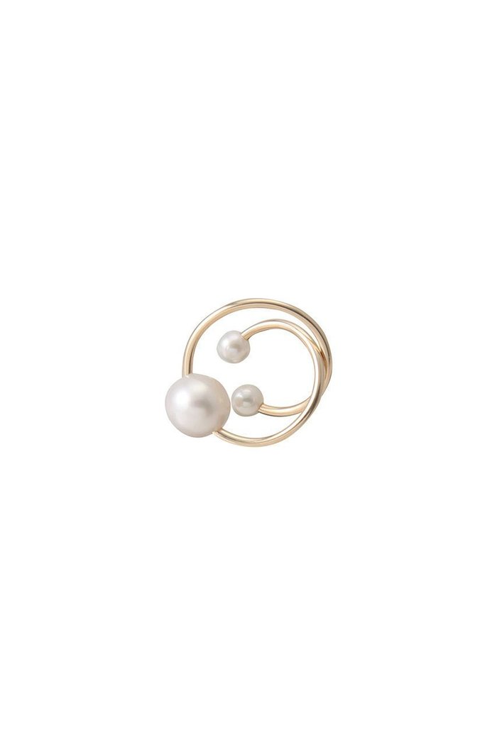 【ナチュラリジュエリ/NATURALI JEWELRY】のムーンイヤーカフパール(片耳用) インテリア・キッズ・メンズ・レディースファッション・服の通販 founy(ファウニー) https://founy.com/ ファッション Fashion レディースファッション Fashion for Women ジュエリー Jewelry ファッションリング Fashion Rings イヤリング・フープ・ドロップタイプ Hoop, Drop & Clip Earrings イヤリング Earrings イヤーカフ Ear Cuffs サークル Circle, Round Design パーティ Party, Party Style パール Pearl, Pearl Accent フィット Fit, Slim Fit 片耳 One-Ear, Single Earring |ID: prp329100004951287 ipo3291000000037335581