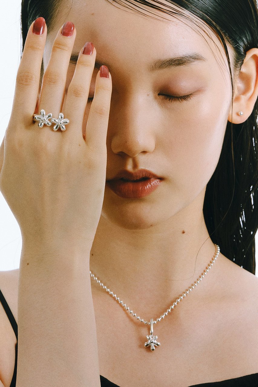 【メゾンドパルス/MAISON DPULSE】のflower charm ネックレス 人気、トレンドファッション・服の通販 founy(ファニー) 　ファッション　Fashion　レディースファッション　Fashion for Women　ジュエリー　Jewelry　ネックレス　Necklaces & Pendants　チャーム　Charm, Pendant　ネックレス　Necklace, Pendant Necklace　バルーン　Balloon, Balloon Silhouette　フラワー　Flower, Floral　モチーフ　Motif, Design Theme　other-4|ID: prp329100004952084 ipo3291000000037160315