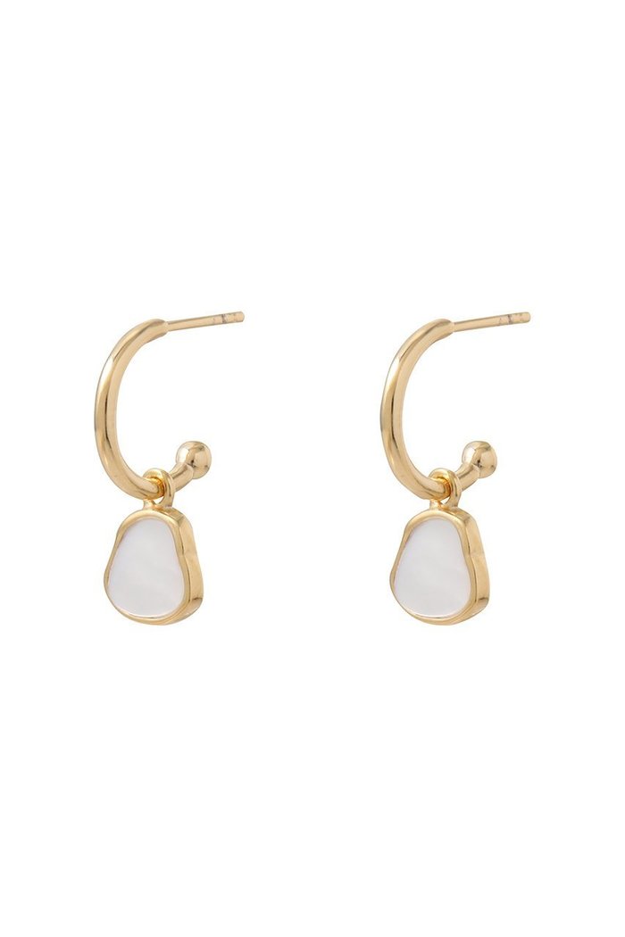 【デイジー ロンドン/DAISY LONDON】のMother Of Pearl Drop ピアス インテリア・キッズ・メンズ・レディースファッション・服の通販 founy(ファウニー) https://founy.com/ ファッション Fashion レディースファッション Fashion for Women ジュエリー Jewelry ファッションリング Fashion Rings イヤリング・フープ・ドロップタイプ Hoop, Drop & Clip Earrings イヤリング Earrings ドロップ Drop Shoulder, Dropped Style パール Pearl, Pearl Accent フープ Hoop, Hoop Earrings エレガント 上品 Elegant |ID: prp329100004952130 ipo3291000000037160588