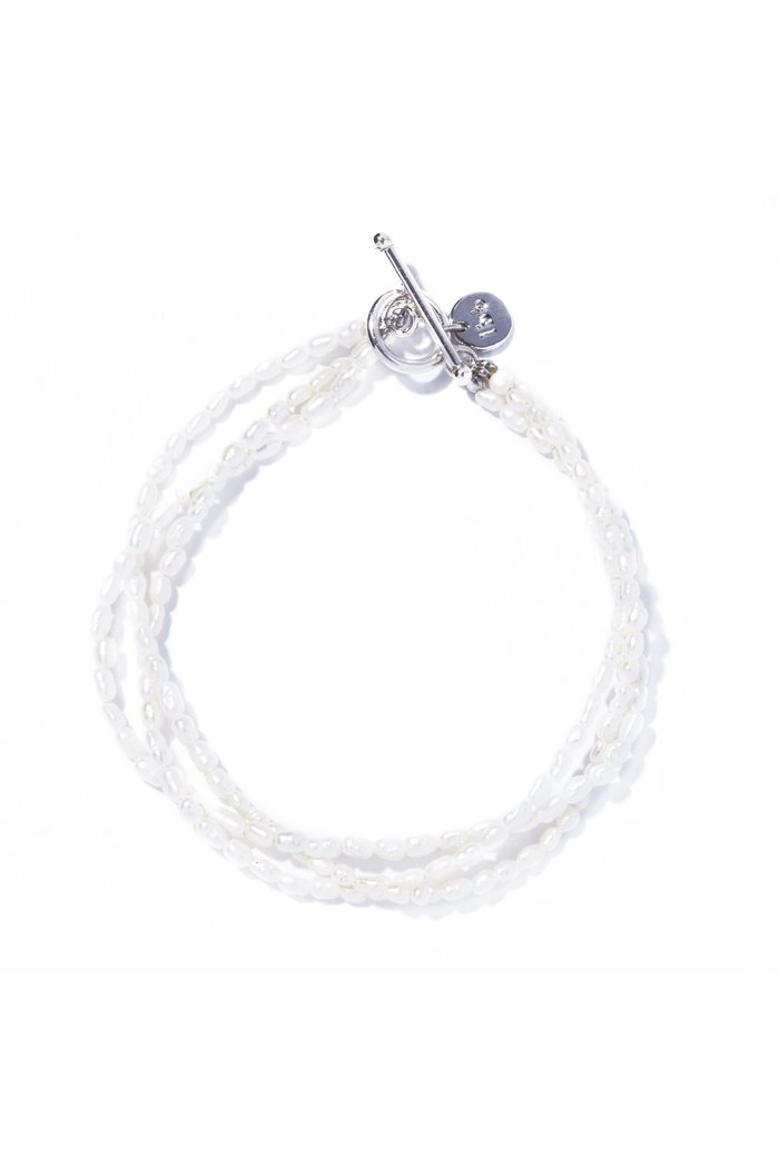 【ルボンボン/les bonbon】のpearl emotion ブレスレット インテリア・キッズ・メンズ・レディースファッション・服の通販 founy(ファウニー) https://founy.com/ ファッション Fashion レディースファッション Fashion for Women ジュエリー Jewelry チェーン＆カフブレスレット Cuff & Chain Bracelets バングル・カフブレスレット Bangles & Cuff Bracelets おすすめ Recommended / Our Picks ジュエリー Jewelry, Accessories パール Pearl, Pearl Accent フォーマル Formal, Dressy ブレスレット Bracelet, Wristband エレガント 上品 Elegant 再入荷 Restock / Back in Stock |ID: prp329100004952193 ipo3291000000037161000