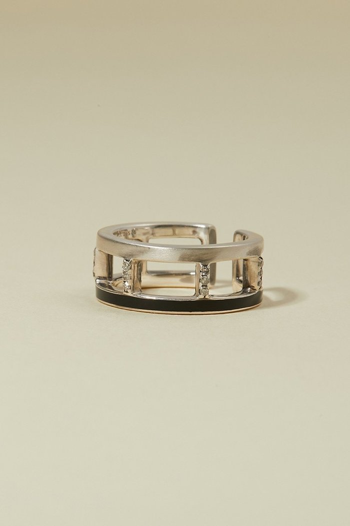 【アドリン ヒュー/Adlin Hue】のAn Cuff Ring インテリア・キッズ・メンズ・レディースファッション・服の通販 founy(ファウニー) https://founy.com/ ファッション Fashion レディースファッション Fashion for Women ジュエリー Jewelry ファッションリング Fashion Rings イヤリング・フープ・ドロップタイプ Hoop, Drop & Clip Earrings イヤリング Earrings インド Indian Textile エナメル Patent Leather |ID: prp329100004952202 ipo3291000000037161049