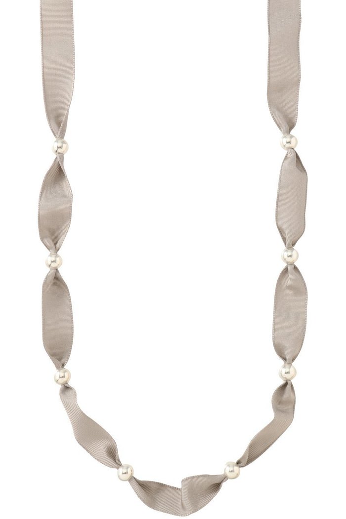 【オブリオ/AUBRIOT】の【camille surault】別注 Charlotte リボンネックレス インテリア・キッズ・メンズ・レディースファッション・服の通販 founy(ファニー) https://founy.com/ ファッション Fashion レディースファッション Fashion for Women ジュエリー Jewelry ネックレス Necklaces & Pendants クラシカル Classical, Vintage-Inspired シルク Silk, 100% Silk ネックレス Necklace, Pendant Necklace ビジュー Bijou, Jewel-like Accent モダン Modern, Contemporary リボン Ribbon, Bow リュクス Luxury, Elegant, High-End, Chic エレガント 上品 Elegant 別注 Limited Edition, Custom Order |ID: prp329100004952247 ipo3291000000037161300