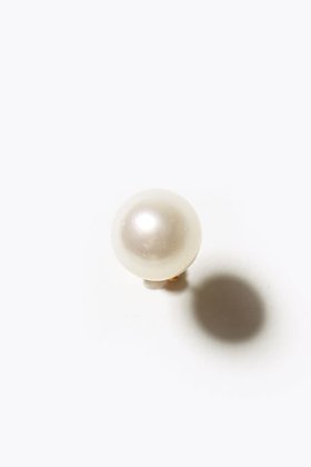 【アルティーダ ウード/ARTIDA OUD】の[philia] K10 南洋パール10mm スタッド シングル ピアス 人気、トレンドファッション・服の通販 founy(ファニー) ファッション Fashion レディースファッション Fashion for Women ジュエリー Jewelry ファッションリング Fashion Rings イヤリング・フープ・ドロップタイプ Hoop, Drop & Clip Earrings おすすめ Recommended / Our Picks アシンメトリー Asymmetrical Style イヤリング Earrings エレガント 上品 Elegant オーガニック Organic Cotton シンプル Simple, Minimal バランス Balance, Style Balance パール Pearl, Pearl Accent |ID:prp329100004952261