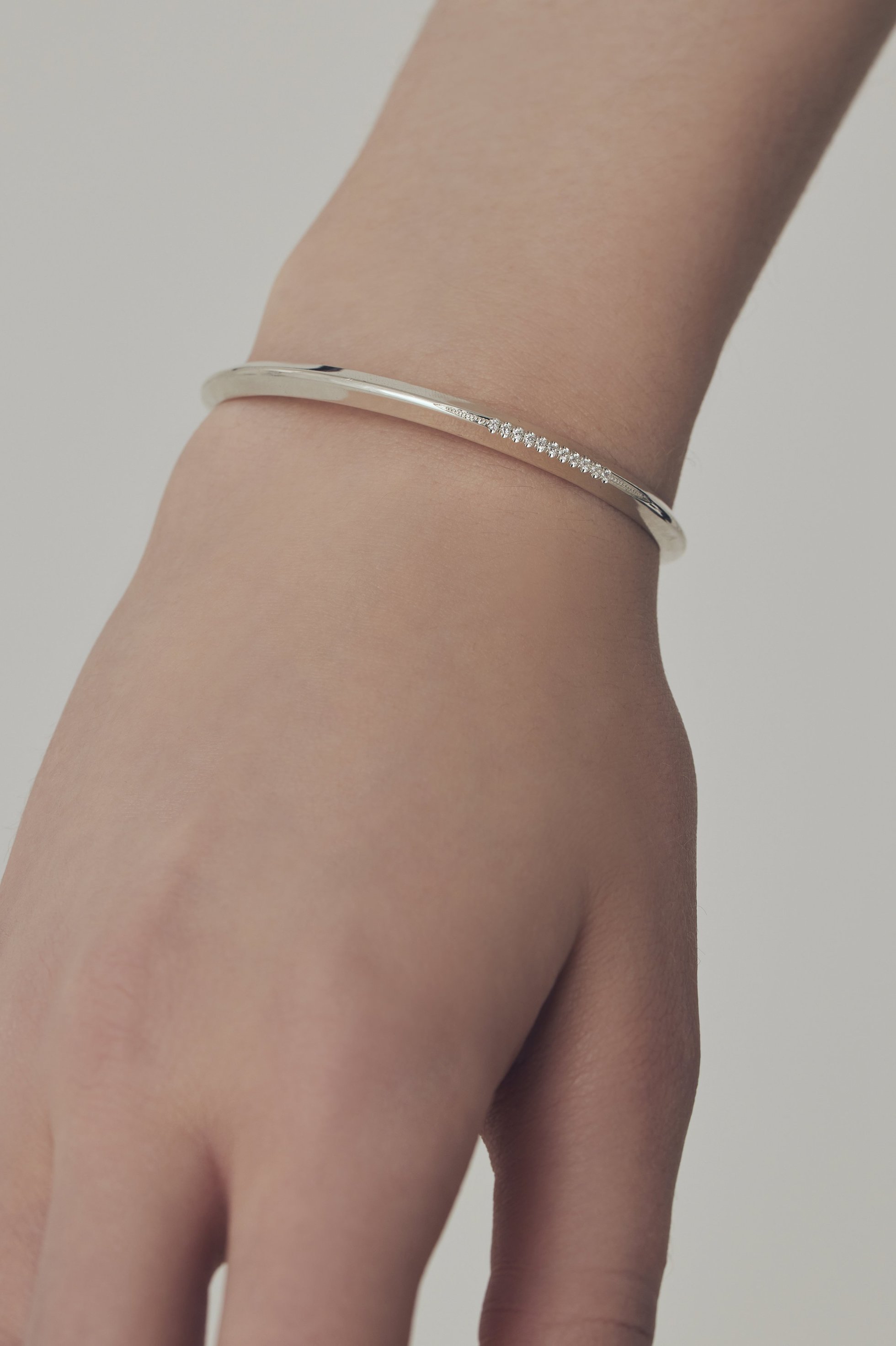 【エネイ/ENEY】のMEBUKI バングル 人気、トレンドファッション・服の通販 founy(ファニー) 　ファッション　Fashion　レディースファッション　Fashion for Women　ジュエリー　Jewelry　チェーン＆カフブレスレット　Cuff & Chain Bracelets　バングル・カフブレスレット　Bangles & Cuff Bracelets　カッティング　Cutting Detail　シンプル　Simple, Minimal　ダイヤモンド　Diamond, Brilliant Cut　バングル　Bangle, Bracelet　other-4|ID: prp329100004952268 ipo3291000000037161434