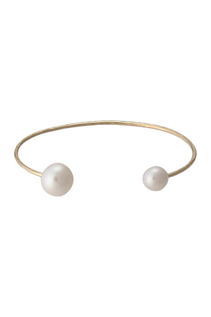 【ナチュラリジュエリ/NATURALI JEWELRY】のパール アシンメトリーバングル インテリア・キッズ・メンズ・レディースファッション・服の通販 founy(ファウニー) https://founy.com/ ファッション Fashion レディースファッション Fashion for Women ジュエリー Jewelry チェーン＆カフブレスレット Cuff & Chain Bracelets バングル・カフブレスレット Bangles & Cuff Bracelets おすすめ Recommended / Our Picks シンプル Simple, Minimal バングル Bangle, Bracelet パール Pearl, Pearl Accent フェミニン Feminine, Girly ブレスレット Bracelet, Wristband エレガント 上品 Elegant 定番 Standard, Basic Item |ID: prp329100004952403 ipo3291000000037162264