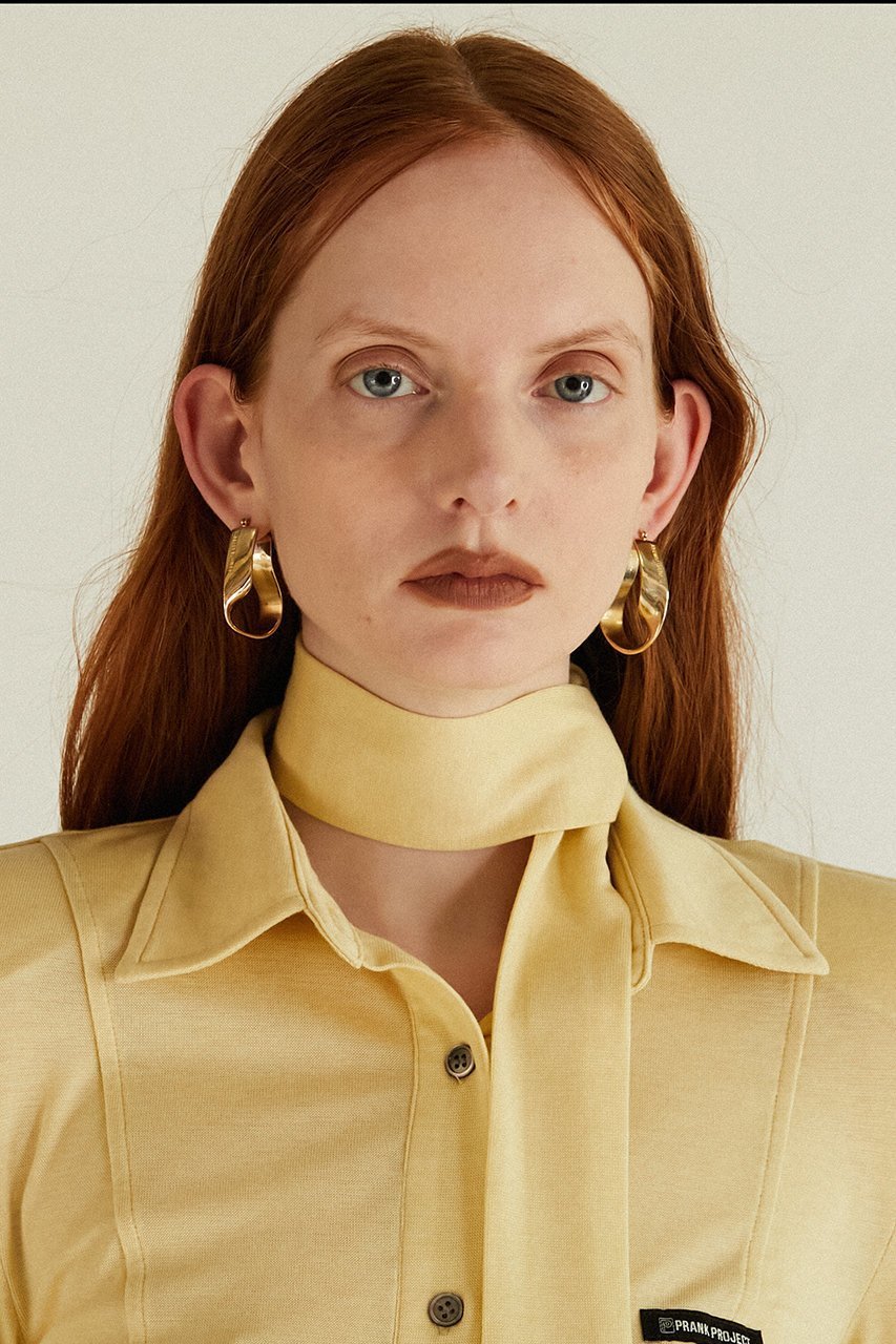 【プランク プロジェクト/PRANK PROJECT】の24金プレーティングロゴプレートツイストピアス / 24K Coated Logo Plate Twisted Earrings 人気、トレンドファッション・服の通販 founy(ファニー) 　ファッション　Fashion　レディースファッション　Fashion for Women　アウター　Coat / Outerwear Collection　コート・ロングコート・ピーコート　Long Coats, Peacoats & More　ジュエリー　Jewelry　ファッションリング　Fashion Rings　イヤリング・フープ・ドロップタイプ　Hoop, Drop & Clip Earrings　イヤリング　Earrings　シンプル　Simple, Minimal　フープ　Hoop, Hoop Earrings　エレガント 上品　Elegant　other-5|ID: prp329100004952615 ipo3291000000037163575