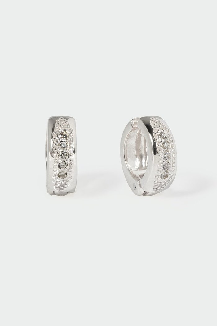 【アヤミ ジュエリー/AYAMI jewelry】のBold Pave イヤリング インテリア・キッズ・メンズ・レディースファッション・服の通販 founy(ファウニー) https://founy.com/ ファッション Fashion レディースファッション Fashion for Women ジュエリー Jewelry ファッションリング Fashion Rings イヤリング・フープ・ドロップタイプ Hoop, Drop & Clip Earrings おすすめ Recommended / Our Picks イヤリング Earrings シンプル Simple, Minimal テクスチャー Texture, Textured Fabric リバーシブル Reversible, Two-Sided エレガント 上品 Elegant |ID: prp329100004952743 ipo3291000000037164330