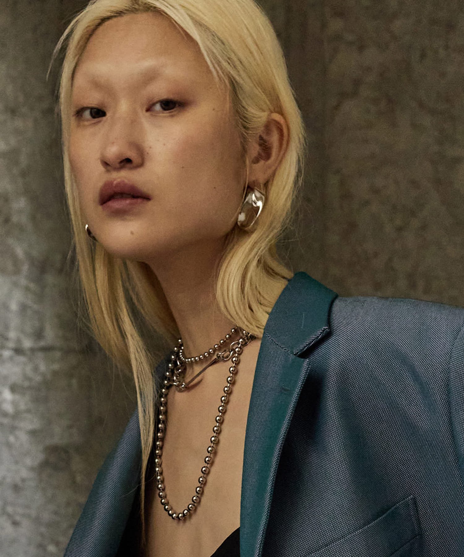 【プランク プロジェクト/PRANK PROJECT】のプラチナコーティングロゴプレートツイストピアス/Platinum Coated Logo Plate Twisted Earrings 人気、トレンドファッション・服の通販 founy(ファニー) 　ファッション　Fashion　レディースファッション　Fashion for Women　アウター　Coat / Outerwear Collection　コート・ロングコート・ピーコート　Long Coats, Peacoats & More　ジュエリー　Jewelry　ファッションリング　Fashion Rings　イヤリング・フープ・ドロップタイプ　Hoop, Drop & Clip Earrings　イヤリング　Earrings　シンプル　Simple, Minimal　フープ　Hoop, Hoop Earrings　エレガント 上品　Elegant　other-4|ID: prp329100004952756 ipo3291000000037164415