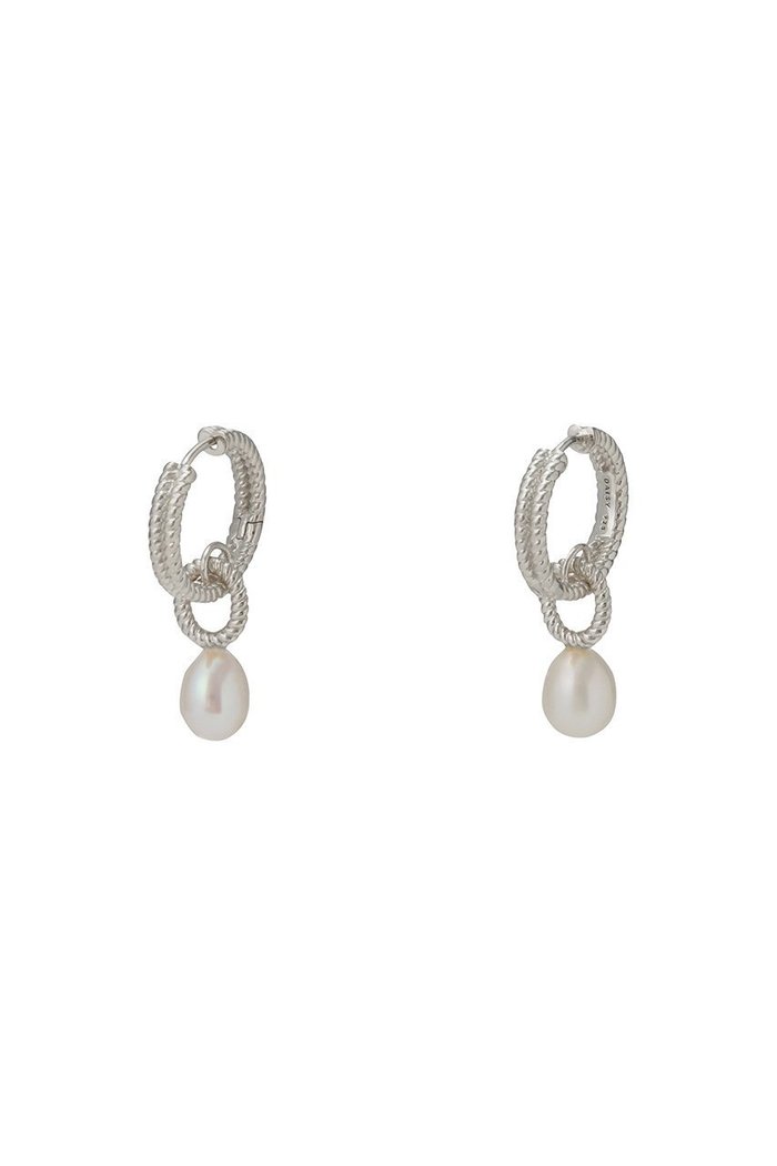 【デイジー ロンドン/DAISY LONDON】のDOUBLE ROPE PEARL DROP ピアス インテリア・キッズ・メンズ・レディースファッション・服の通販 founy(ファウニー) https://founy.com/ ファッション Fashion レディースファッション Fashion for Women ジュエリー Jewelry ファッションリング Fashion Rings イヤリング・フープ・ドロップタイプ Hoop, Drop & Clip Earrings イヤリング Earrings シルバー Silver, Metallic Silver パール Pearl, Pearl Accent エレガント 上品 Elegant |ID: prp329100004952952 ipo3291000000037165608