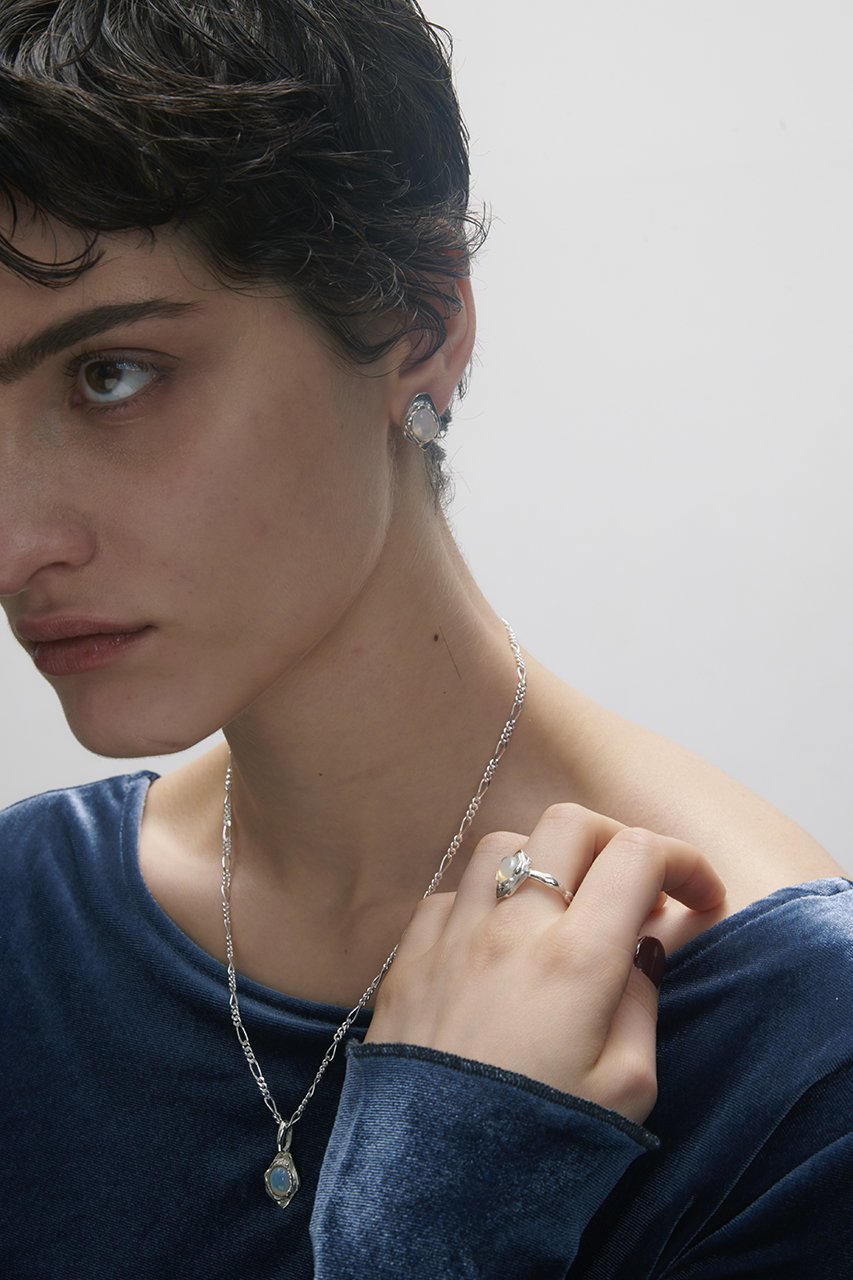 【メゾンドパルス/MAISON DPULSE】のFrame stone ピアス 人気、トレンドファッション・服の通販 founy(ファニー) 　ファッション　Fashion　レディースファッション　Fashion for Women　ジュエリー　Jewelry　ファッションリング　Fashion Rings　イヤリング・フープ・ドロップタイプ　Hoop, Drop & Clip Earrings　イヤリング　Earrings　シンプル　Simple, Minimal　ストーン　Stone, Gem-Like　エレガント 上品　Elegant　other-2|ID: prp329100004952982 ipo3291000000037165793