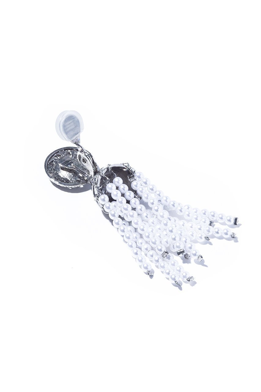 【イリスフォーセブン/IRIS 47】のpalace pearl fringe イヤリング 人気、トレンドファッション・服の通販 founy(ファニー) 　ファッション　Fashion　レディースファッション　Fashion for Women　ジュエリー　Jewelry　ファッションリング　Fashion Rings　イヤリング・フープ・ドロップタイプ　Hoop, Drop & Clip Earrings　イヤリング　Earrings　エレガント 上品　Elegant　カットソー　Cut and Sewn Top　ガラス　Glass, Glassware　クラシカル　Classical, Vintage-Inspired　シンプル　Simple, Minimal　タッセル　Tassel, Fringe　パール　Pearl, Pearl Accent　フリンジ　Fringe, Tassel　モダン　Modern, Contemporary　モチーフ　Motif, Design Theme　ラグジュアリー　Luxury, Elegant　other-4|ID: prp329100004953084 ipo3291000000037166408