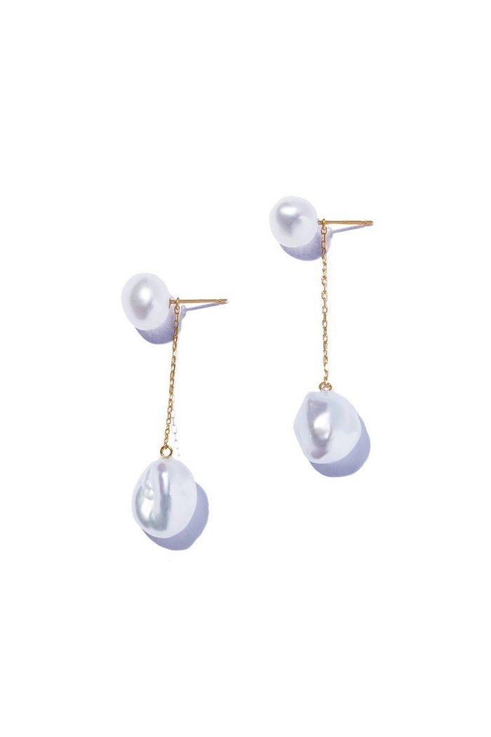 【ルボンボン/les bonbon】のblessing pearl ピアス インテリア・キッズ・メンズ・レディースファッション・服の通販 founy(ファウニー) https://founy.com/ ファッション Fashion レディースファッション Fashion for Women ジュエリー Jewelry ファッションリング Fashion Rings イヤリング・フープ・ドロップタイプ Hoop, Drop & Clip Earrings イヤリング Earrings チェーン Chain, Chain Strap パール Pearl, Pearl Accent A/W・秋冬 Autumn/Winter |ID: prp329100004953112 ipo3291000000037166565