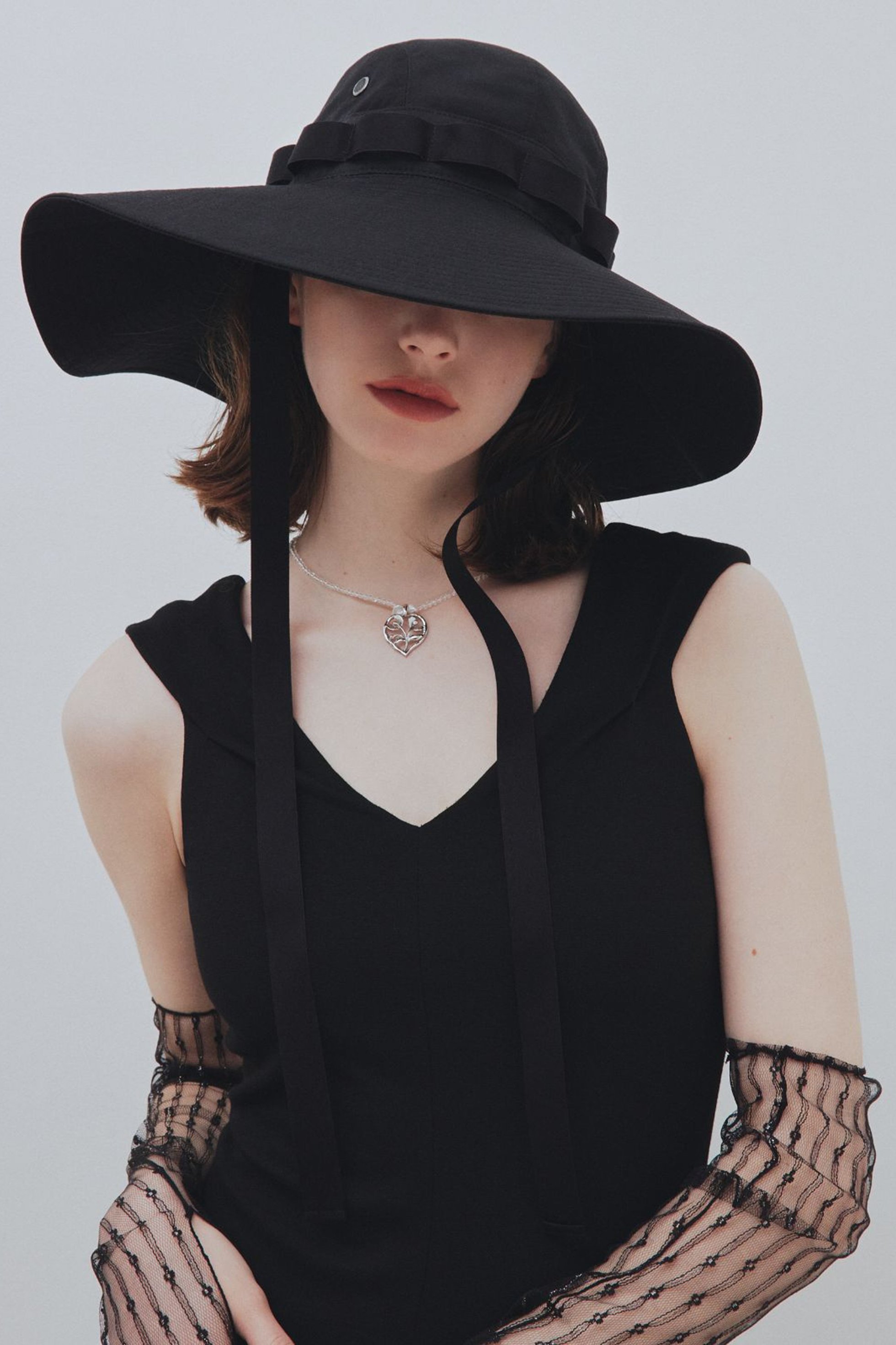 【イリスフォーセブン/IRIS 47】のsaffron crystal ネックレス 人気、トレンドファッション・服の通販 founy(ファニー) 　ファッション　Fashion　レディースファッション　Fashion for Women　ジュエリー　Jewelry　ネックレス　Necklaces & Pendants　エレガント 上品　Elegant　ネックレス　Necklace, Pendant Necklace　パール　Pearl, Pearl Accent　フォルム　Silhouette, Form　モダン　Modern, Contemporary　レース　Lace, Lace Fabric　透かし　Cut-Out, Lacework　other-2|ID: prp329100004953115 ipo3291000000037166582