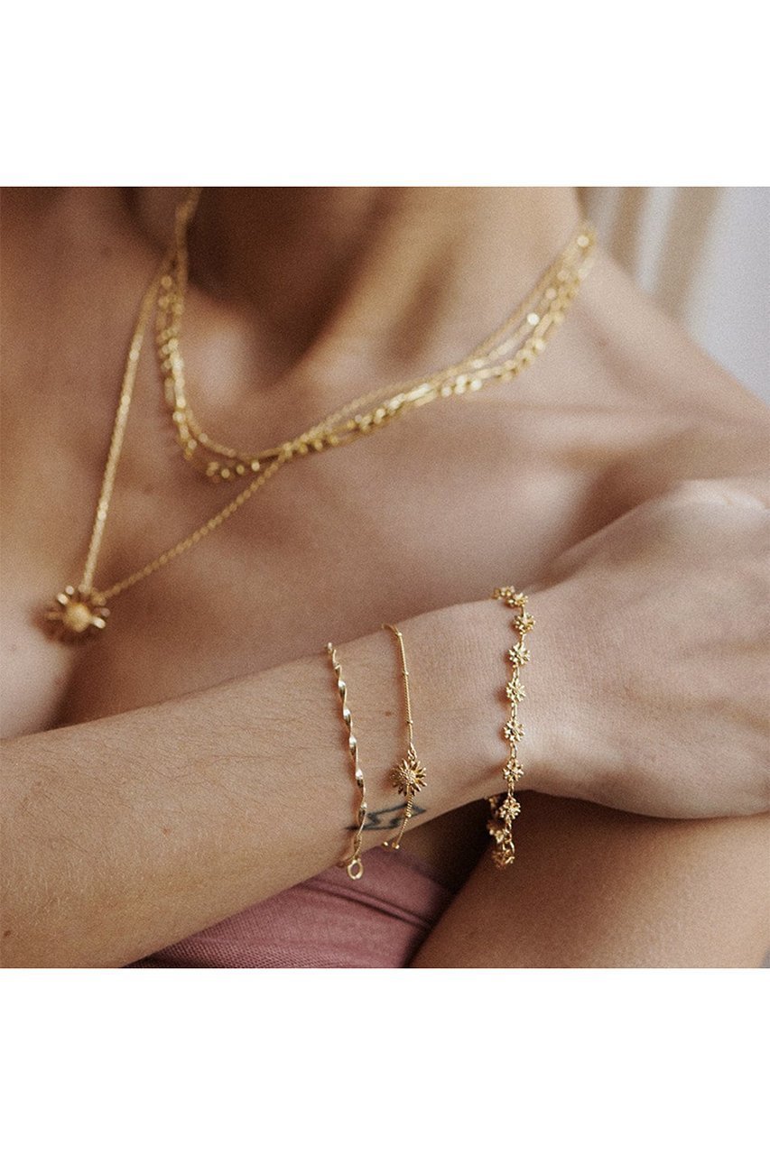 【デイジー ロンドン/DAISY LONDON】のDAISY CHAIN ブレスレット 人気、トレンドファッション・服の通販 founy(ファニー) 　ファッション　Fashion　レディースファッション　Fashion for Women　ジュエリー　Jewelry　チェーン＆カフブレスレット　Cuff & Chain Bracelets　バングル・カフブレスレット　Bangles & Cuff Bracelets　ブレスレット　Bracelet, Wristband　ボックス　Boxy, Box Shape　ポーチ　Pouch, Small Case　other-7|ID: prp329100004953172 ipo3291000000037166935