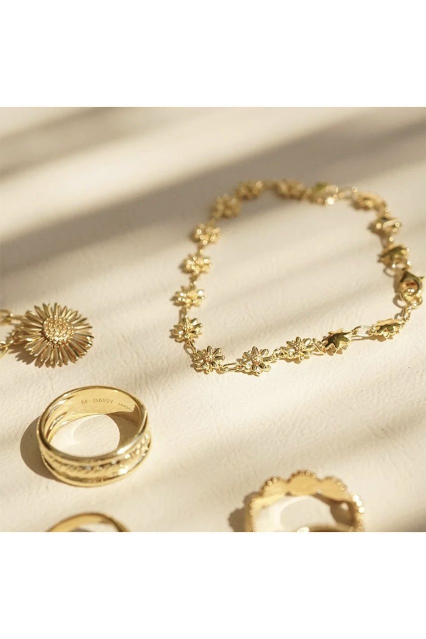 【デイジー ロンドン/DAISY LONDON】のDAISY CHAIN ブレスレット 人気、トレンドファッション・服の通販 founy(ファニー) 　ファッション　Fashion　レディースファッション　Fashion for Women　ジュエリー　Jewelry　チェーン＆カフブレスレット　Cuff & Chain Bracelets　バングル・カフブレスレット　Bangles & Cuff Bracelets　ブレスレット　Bracelet, Wristband　ボックス　Boxy, Box Shape　ポーチ　Pouch, Small Case　other-8|ID: prp329100004953172 ipo3291000000037166936