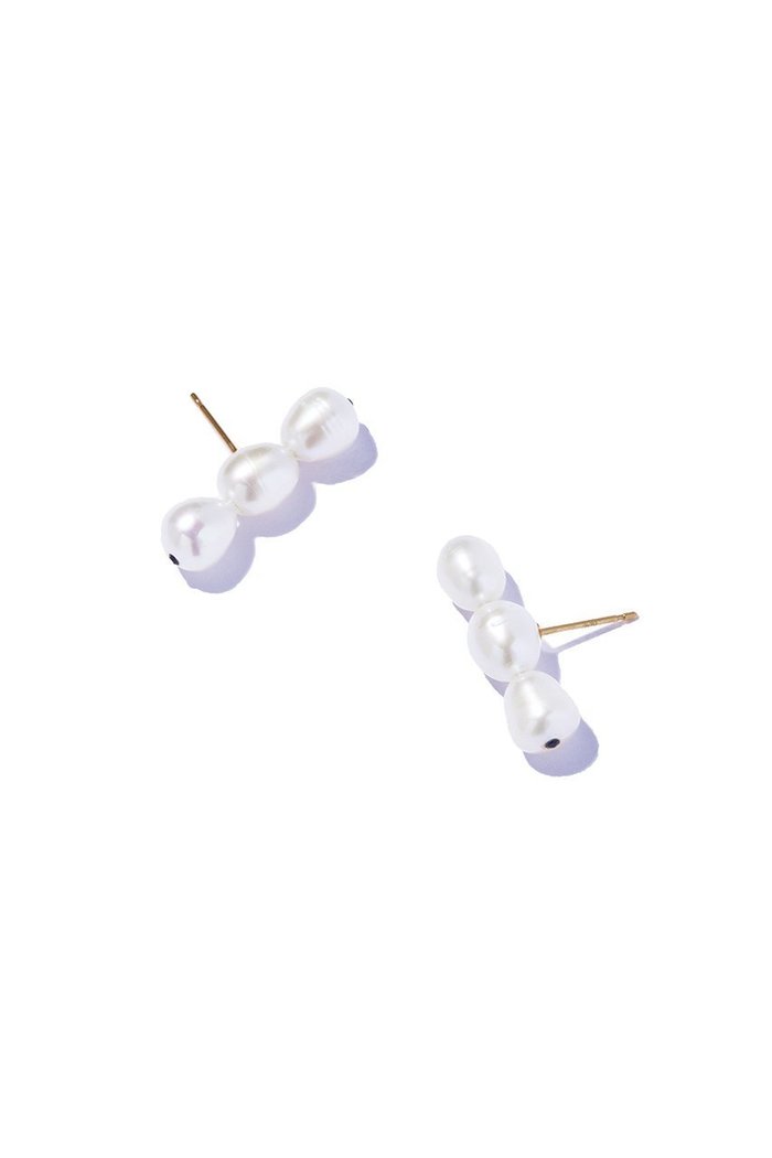 【ルボンボン/les bonbon】のcocoon pearl stud ピアス インテリア・キッズ・メンズ・レディースファッション・服の通販 founy(ファウニー) https://founy.com/ ファッション Fashion レディースファッション Fashion for Women ジュエリー Jewelry ファッションリング Fashion Rings イヤリング・フープ・ドロップタイプ Hoop, Drop & Clip Earrings イヤリング Earrings スマート Smart, Elegant ドレス Dress, One-Piece パール Pearl, Pearl Accent ロング Long, Long-Length |ID: prp329100004953239 ipo3291000000037167383