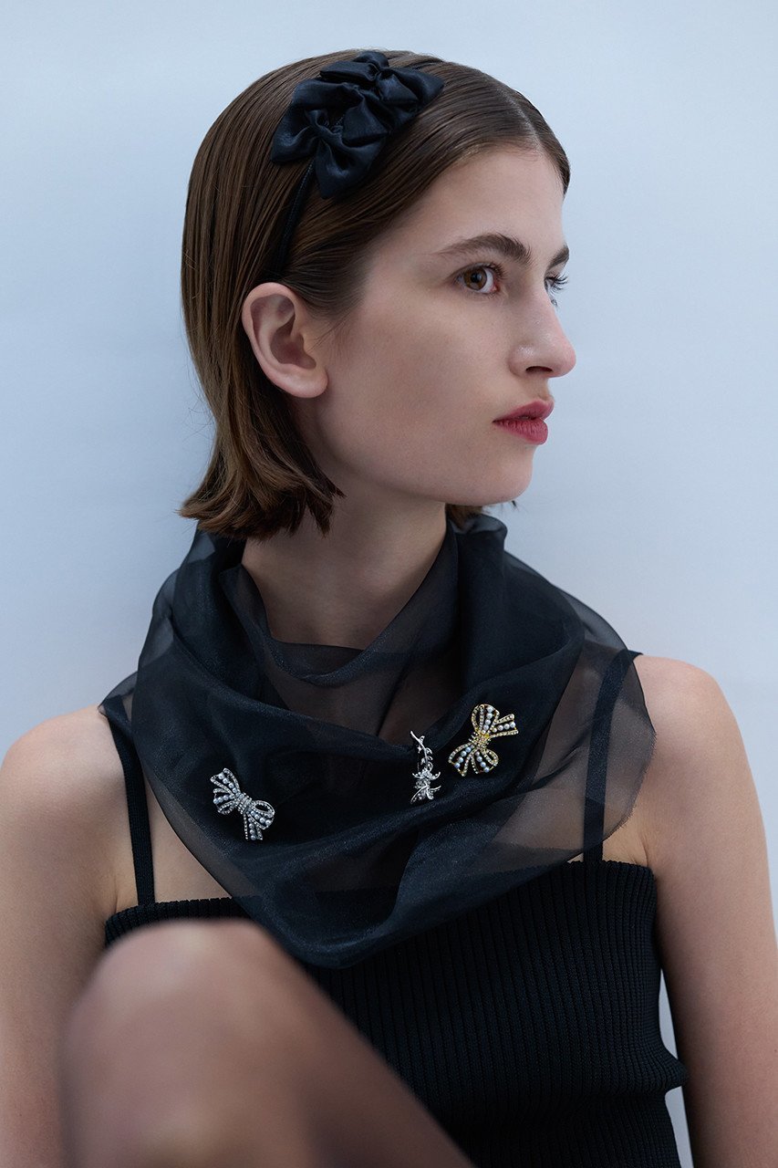 【イリスフォーセブン/IRIS 47】のbow ブローチ 人気、トレンドファッション・服の通販 founy(ファニー) 　ファッション　Fashion　レディースファッション　Fashion for Women　ジュエリー　Jewelry　ガラス　Glass, Glassware　コスチューム　Costume, Outfit　ジュエリー　Jewelry, Accessories　パール　Pearl, Pearl Accent　フレーム　Frame, Outline　ブローチ　Brooch, Pin Brooch　モダン　Modern, Contemporary　リボン　Ribbon, Bow　other-2|ID: prp329100004953301 ipo3291000000037167781