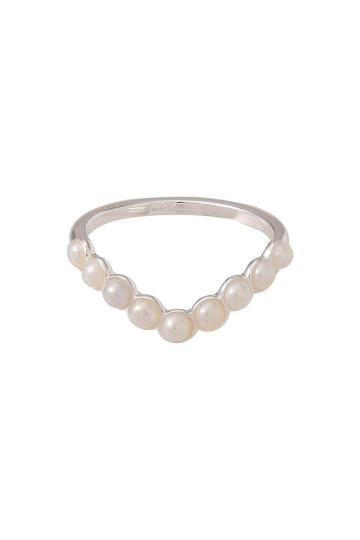 【デイジー ロンドン/DAISY LONDON】のPearl Wave Band リング シルバー インテリア・キッズ・メンズ・レディースファッション・服の通販 founy(ファウニー) https://founy.com/ ファッション Fashion レディースファッション Fashion for Women ジュエリー Jewelry おすすめ Recommended / Our Picks シルバー Silver, Metallic Silver パール Pearl, Pearl Accent エレガント 上品 Elegant |ID: prp329100004953326 ipo3291000000037167941