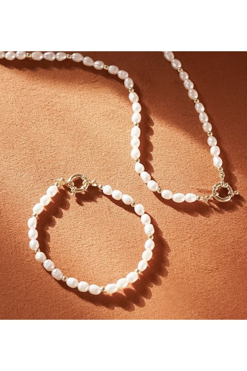 【デイジー ロンドン/DAISY LONDON】のPearl Beaded Chain ブレスレット 人気、トレンドファッション・服の通販 founy(ファニー) 　ファッション　Fashion　レディースファッション　Fashion for Women　ジュエリー　Jewelry　チェーン＆カフブレスレット　Cuff & Chain Bracelets　バングル・カフブレスレット　Bangles & Cuff Bracelets　おすすめ　Recommended / Our Picks　オケージョン　Occasion Wear　ギフト プレゼント　Gift / Present　パール　Pearl, Pearl Accent　ブレスレット　Bracelet, Wristband　リュクス　Luxury, Elegant, High-End, Chic　エレガント 上品　Elegant　other-6|ID: prp329100004953329 ipo3291000000037167967