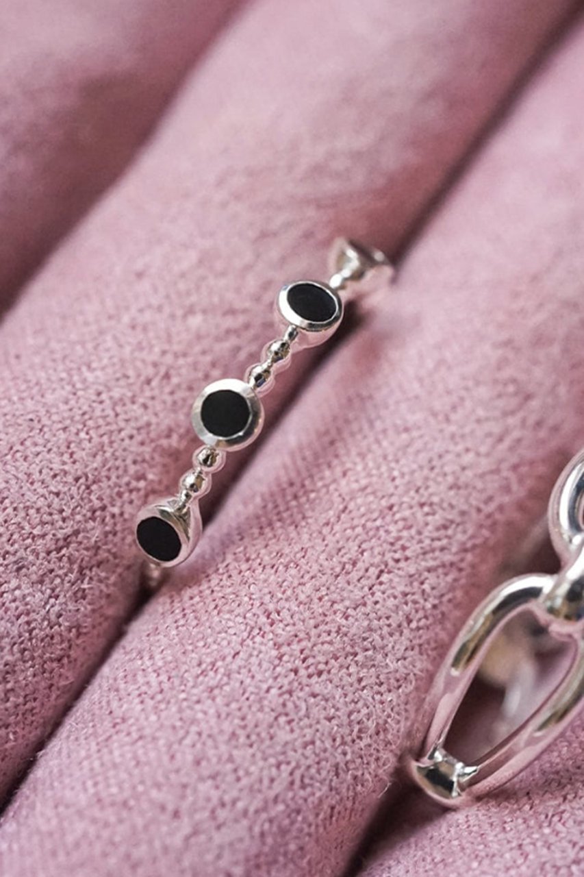 【デイジー ロンドン/DAISY LONDON】の【Polly Sayer】Black Onyx Bobble リング シルバー 人気、トレンドファッション・服の通販 founy(ファニー) 　ファッション　Fashion　レディースファッション　Fashion for Women　ジュエリー　Jewelry　おすすめ　Recommended / Our Picks　シルバー　Silver, Metallic Silver　シンプル　Simple, Minimal　other-5|ID: prp329100004953330 ipo3291000000037167973