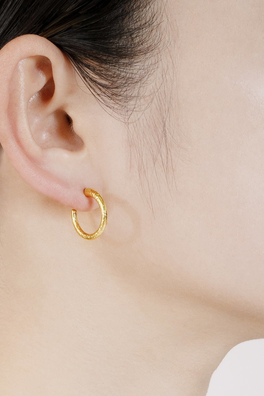 【サラース/SARARTH】のGAIA TEXTURED HOOP LIGHT ピアス Ⅱ(K24P) 人気、トレンドファッション・服の通販 founy(ファニー) 　ファッション　Fashion　レディースファッション　Fashion for Women　ジュエリー　Jewelry　ファッションリング　Fashion Rings　イヤリング・フープ・ドロップタイプ　Hoop, Drop & Clip Earrings　イヤリング　Earrings　フープ　Hoop, Hoop Earrings　エレガント 上品　Elegant　other-2|ID: prp329100004953438 ipo3291000000037168579