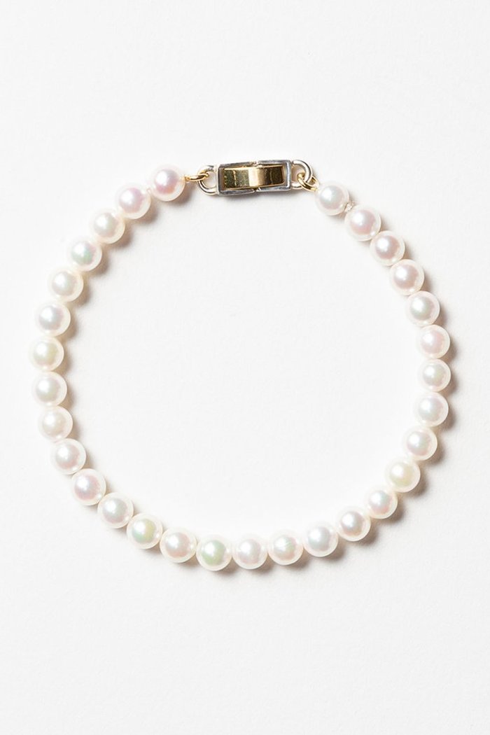 【ジジ/GIGI】の【受注生産】Artemis baby pearl ブレスレット インテリア・キッズ・メンズ・レディースファッション・服の通販 founy(ファウニー) https://founy.com/ ファッション Fashion レディースファッション Fashion for Women ジュエリー Jewelry チェーン＆カフブレスレット Cuff & Chain Bracelets バングル・カフブレスレット Bangles & Cuff Bracelets おすすめ Recommended / Our Picks シルバー Silver, Metallic Silver パール Pearl, Pearl Accent ブレスレット Bracelet, Wristband ベビー Baby, Babywear エレガント 上品 Elegant 定番 Standard, Basic Item |ID: prp329100004953484 ipo3291000000037168826