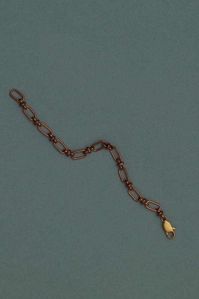 【アドリン ヒュー/Adlin Hue】のVintage Beaux Chain Bracelet インテリア・キッズ・メンズ・レディースファッション・服の通販 founy(ファウニー) https://founy.com/ ファッション Fashion レディースファッション Fashion for Women ジュエリー Jewelry チェーン＆カフブレスレット Cuff & Chain Bracelets バングル・カフブレスレット Bangles & Cuff Bracelets おすすめ Recommended / Our Picks ジュエリー Jewelry, Accessories チェーン Chain, Chain Strap ブレスレット Bracelet, Wristband ヴィンテージ Vintage Style |ID: prp329100004953528 ipo3291000000037169044