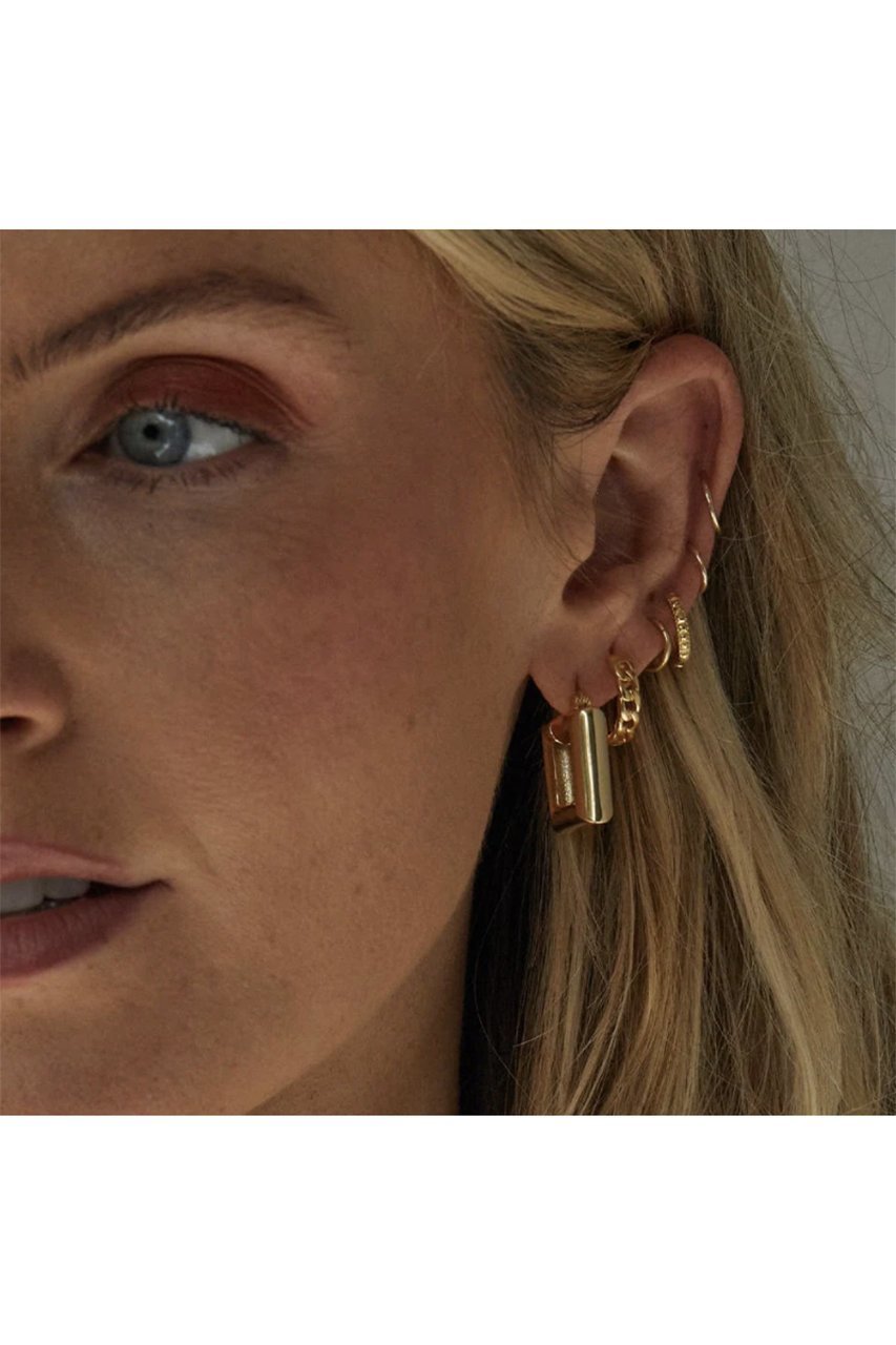 【デイジー ロンドン/DAISY LONDON】の【POLLY SAYER】 CHUBBY SQUARE HOOP ピアス 人気、トレンドファッション・服の通販 founy(ファニー) 　ファッション　Fashion　レディースファッション　Fashion for Women　ジュエリー　Jewelry　ファッションリング　Fashion Rings　イヤリング・フープ・ドロップタイプ　Hoop, Drop & Clip Earrings　イヤリング　Earrings　コレクション　Collection, Seasonal Line　スクエア　Square, Square Shape　スリム　Slim, Slim Fit　リュクス　Luxury, Elegant, High-End, Chic　人気　Popular, Best Seller　other-6|ID: prp329100004953534 ipo3291000000037169072