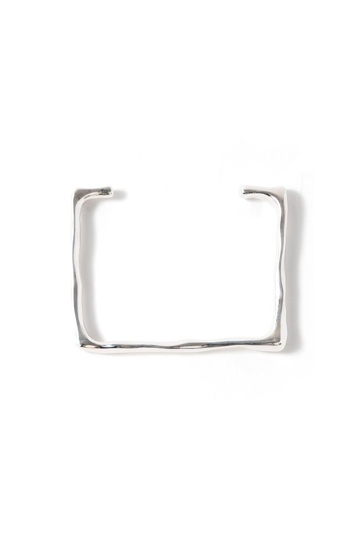 【メゾンドパルス/MAISON DPULSE】のSquare バングル インテリア・キッズ・メンズ・レディースファッション・服の通販 founy(ファニー) https://founy.com/ ファッション Fashion レディースファッション Fashion for Women ジュエリー Jewelry チェーン＆カフブレスレット Cuff & Chain Bracelets バングル・カフブレスレット Bangles & Cuff Bracelets おすすめ Recommended / Our Picks クール Cool, Chic シンプル Simple, Minimal スクエア Square, Square Shape スタイリッシュ Stylish, Fashionable バングル Bangle, Bracelet |ID: prp329100004953599 ipo3291000000037169435
