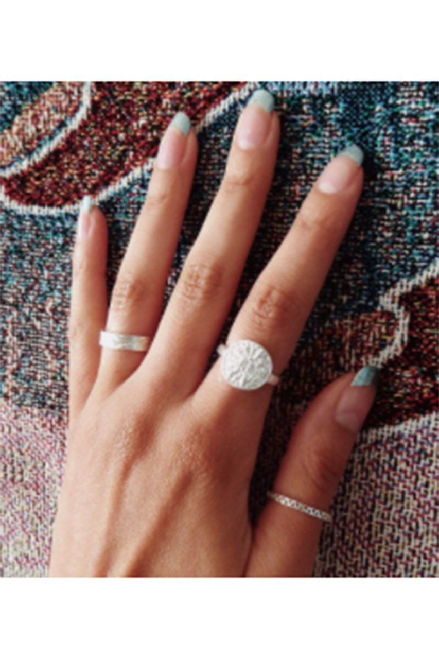 【デイジー ロンドン/DAISY LONDON】のARTISAN WOVEN MOTIF リング - SILVER 人気、トレンドファッション・服の通販 founy(ファニー) 　ファッション　Fashion　レディースファッション　Fashion for Women　ジュエリー　Jewelry　なめらか　Smooth, Silky Texture　クール　Cool, Chic　コレクション　Collection, Seasonal Line　シルバー　Silver, Metallic Silver　バスケット　Basket, Basket Bag　other-2|ID: prp329100004953646 ipo3291000000037169738