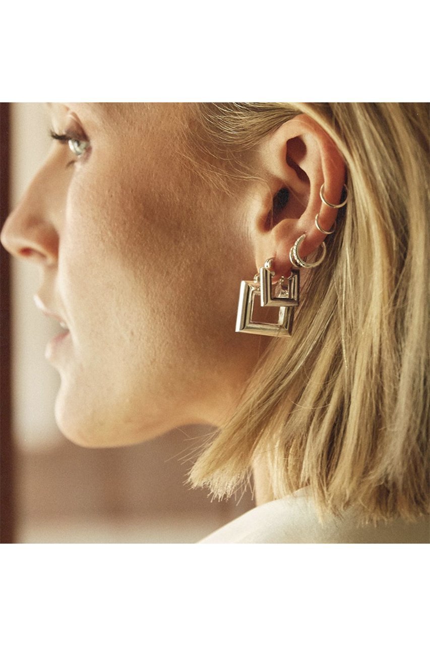 【デイジー ロンドン/DAISY LONDON】の【POLLY SAYER】 MINI CHUBBY SQUARE HOOP ピアス 人気、トレンドファッション・服の通販 founy(ファニー) 　ファッション　Fashion　レディースファッション　Fashion for Women　ジュエリー　Jewelry　ファッションリング　Fashion Rings　イヤリング・フープ・ドロップタイプ　Hoop, Drop & Clip Earrings　おすすめ　Recommended / Our Picks　イヤリング　Earrings　コレクション　Collection, Seasonal Line　シルバー　Silver, Metallic Silver　スクエア　Square, Square Shape　スリム　Slim, Slim Fit　バランス　Balance, Style Balance　人気　Popular, Best Seller　other-2|ID: prp329100004953653 ipo3291000000037169788