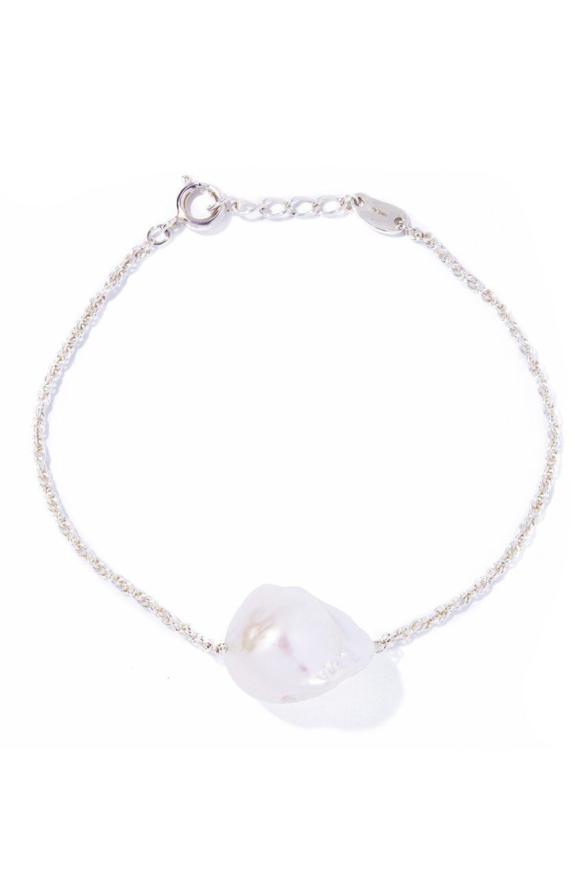 【イリスフォーセブン/IRIS 47】のbaroque pearl ブレスレット 人気、トレンドファッション・服の通販 founy(ファニー) 　ファッション　Fashion　レディースファッション　Fashion for Women　ジュエリー　Jewelry　チェーン＆カフブレスレット　Cuff & Chain Bracelets　バングル・カフブレスレット　Bangles & Cuff Bracelets　オケージョン　Occasion Wear　シルバー　Silver, Metallic Silver　チェーン　Chain, Chain Strap　バロック　Baroque, Baroque Design　パール　Pearl, Pearl Accent　ブレスレット　Bracelet, Wristband　モダン　Modern, Contemporary　リュクス　Luxury, Elegant, High-End, Chic　エレガント 上品　Elegant　 other-1|ID: prp329100004953787 ipo3291000000037170531