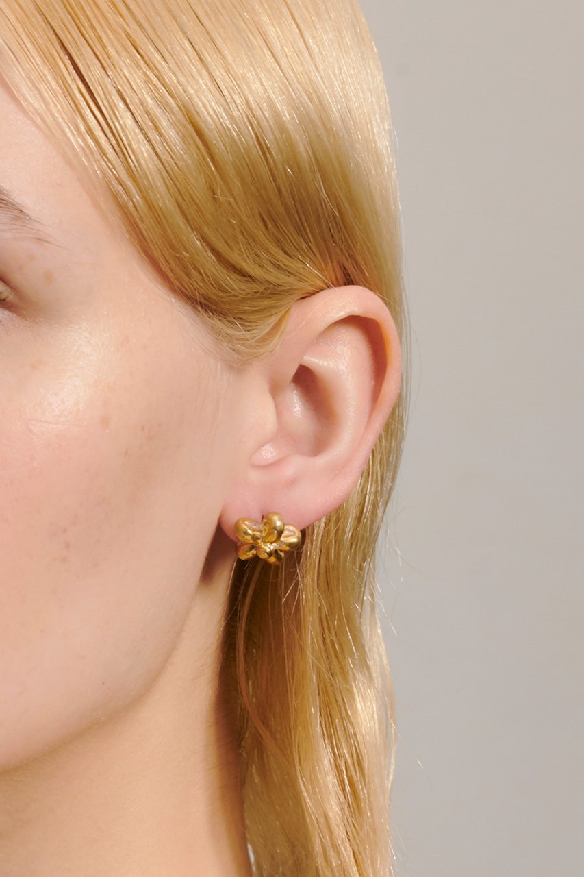 【メゾンドパルス/MAISON DPULSE】のflower charm ピアス(K24GP) 人気、トレンドファッション・服の通販 founy(ファニー) 　ファッション　Fashion　レディースファッション　Fashion for Women　ジュエリー　Jewelry　ファッションリング　Fashion Rings　イヤリング・フープ・ドロップタイプ　Hoop, Drop & Clip Earrings　おすすめ　Recommended / Our Picks　イヤリング　Earrings　チャーム　Charm, Pendant　バルーン　Balloon, Balloon Silhouette　フラワー　Flower, Floral　モチーフ　Motif, Design Theme　other-2|ID: prp329100004953793 ipo3291000000037170559