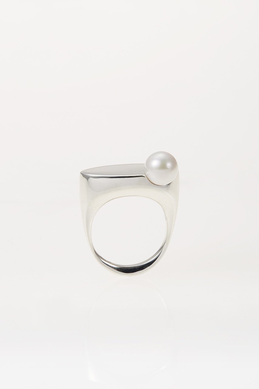 【エネイ/ENEY】のARCHパールシグネットリング 人気、トレンドファッション・服の通販 founy(ファニー) 　ファッション　Fashion　レディースファッション　Fashion for Women　ジュエリー　Jewelry　コレクション　Collection, Seasonal Line　シルバー　Silver, Metallic Silver　パール　Pearl, Pearl Accent　エレガント 上品　Elegant　other-4|ID: prp329100004953975 ipo3291000000037171612