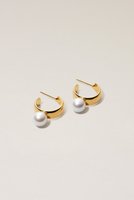 【サラース/SARARTH】のFAKE PEARL ゴールドフープピアス 大人の最旬トレンドファッション＆コーディネート founy(ファウニー) ファッション Fashion レディースファッション Fashion for Women ジュエリー Jewelry ファッションリング Fashion Rings イヤリング・フープ・ドロップタイプ Hoop, Drop & Clip Earrings イヤリング Earrings ガラス Glass, Glassware コレクション Collection, Seasonal Line パール Pearl, Pearl Accent |ID:prp329100004953977
