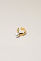 【サラース/SARARTH】のFAKE PEARL ゴールドワイドイヤーカフ 大人の最旬トレンドファッション＆コーディネート founy(ファウニー) ファッション Fashion レディースファッション Fashion for Women ジュエリー Jewelry ファッションリング Fashion Rings イヤリング・フープ・ドロップタイプ Hoop, Drop & Clip Earrings イヤリング Earrings ガラス Glass, Glassware コレクション Collection, Seasonal Line パール Pearl, Pearl Accent |ID:prp329100004953978