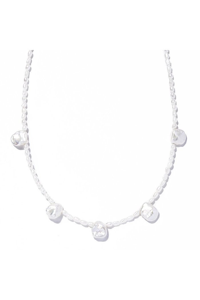 【ルボンボン/les bonbon】のInes チョーカー インテリア・キッズ・メンズ・レディースファッション・服の通販 founy(ファウニー) https://founy.com/ ファッション Fashion レディースファッション Fashion for Women ジュエリー Jewelry ネックレス Necklaces & Pendants シンプル Simple, Minimal ジュエリー Jewelry, Accessories ネックレス Necklace, Pendant Necklace パール Pearl, Pearl Accent モダン Modern, Contemporary リュクス Luxury, Elegant, High-End, Chic |ID: prp329100004953983 ipo3291000000037171654