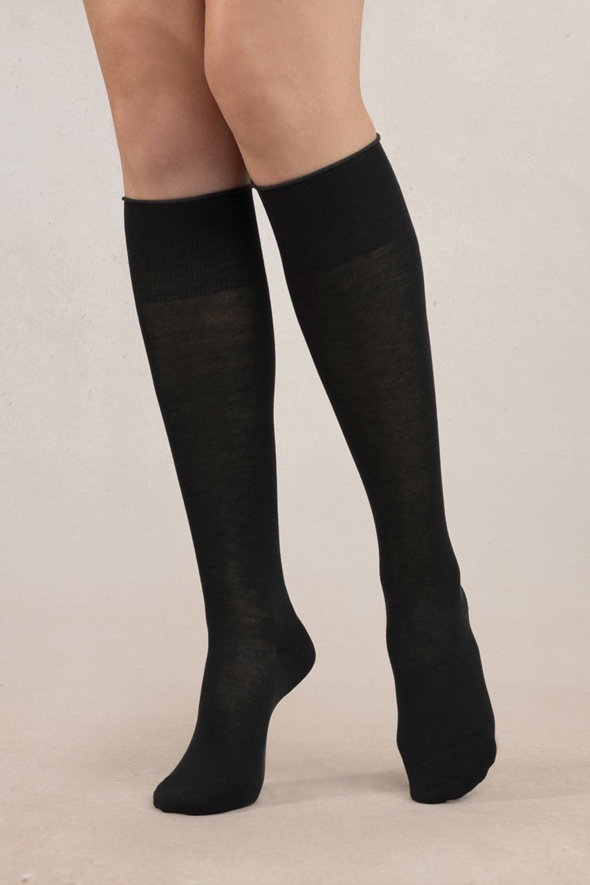 【ブルーフォレ/BLEUFORET】の6918 ベルベットコットンニーハイソックス インテリア・キッズ・メンズ・レディースファッション・服の通販 founy(ファニー) 　ファッション　Fashion　レディースファッション　Fashion for Women　ソックス&靴下　Socks & Hosiery　レッグウェア・ストッキング　Legwear & Hosiery　なめらか　Smooth, Silky Texture　ソックス　Socks, Hosiery　フラット　Flat, Flat Shoes　フランス　France, French　ベルベット　Velvet, Velvety　エレガント 上品　Elegant　定番　Standard, Basic Item　ブラック|ID: prp329100004954473 ipo3291000000037175586