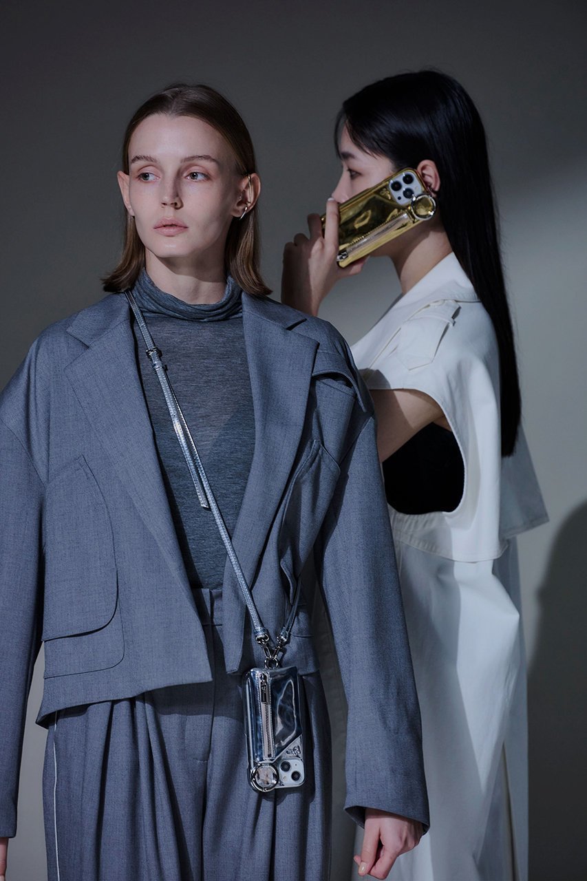 【エジュー/ajew】のiPhone13/13Pro ajew HOLIDAY cadenas zipphone case shoulder 人気、トレンドファッション・服の通販 founy(ファニー) 　ファッション　Fashion　レディースファッション　Fashion for Women　カメラ　Camera Accessories　シルバー　Silver, Metallic Silver　シンプル　Simple, Minimal　定番　Standard, Basic Item　ポケット　Pocket, Pocket Detail　メタル　Metal, Metal Parts　iPhone アイフォーン　iPhone　other-4|ID: prp329100004954681 ipo3291000000037176907