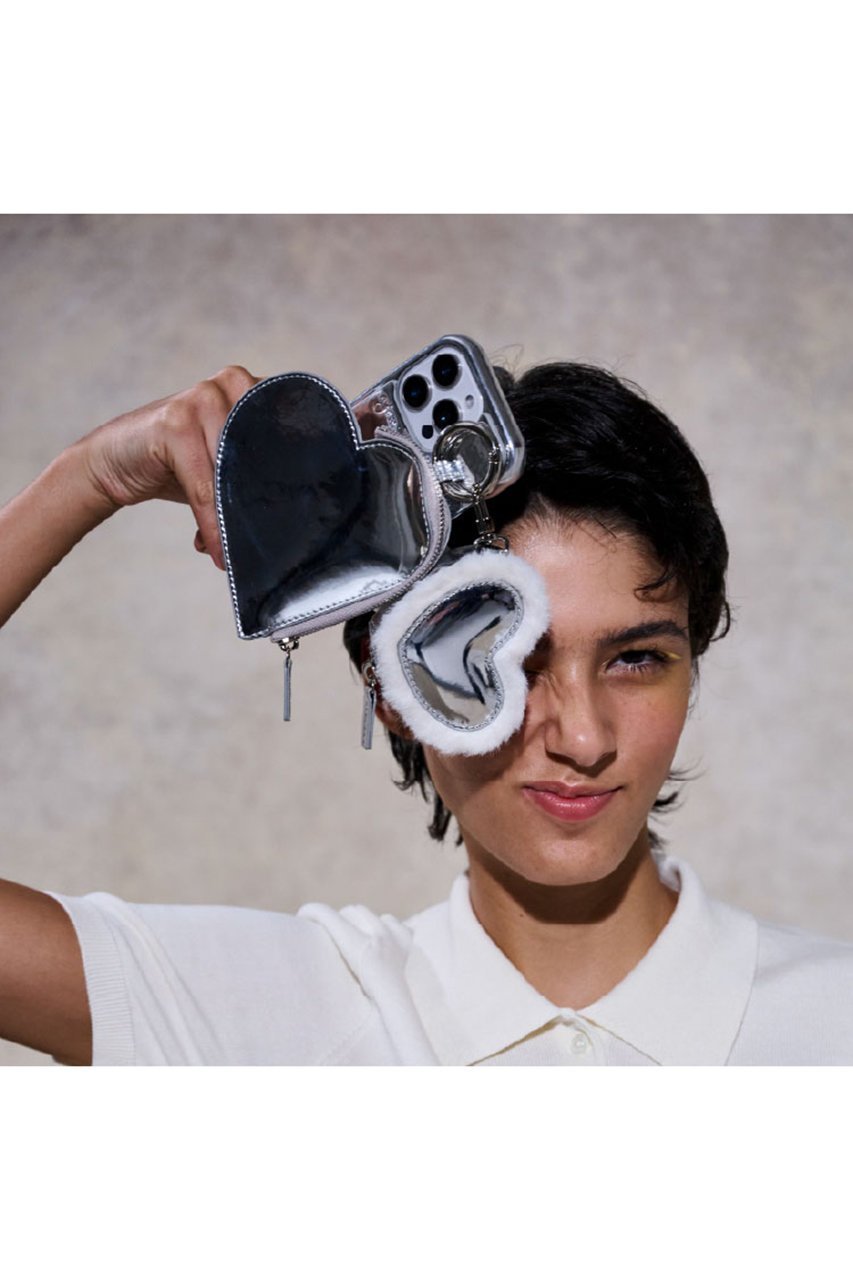 【エジュー/ajew】のajew glow heart pouch 人気、トレンドファッション・服の通販 founy(ファニー) 　ファッション　Fashion　レディースファッション　Fashion for Women　ポーチ&ミニバッグ　Pouches & Mini Bags　アクセサリー　Fashion Accessories　チャーム　Charm, Pendant　ホリデーシーズン　Holiday Season　ポーチ　Pouch, Small Case　メタル　Metal, Metal Parts　other-7|ID: prp329100004954690 ipo3291000000037176973