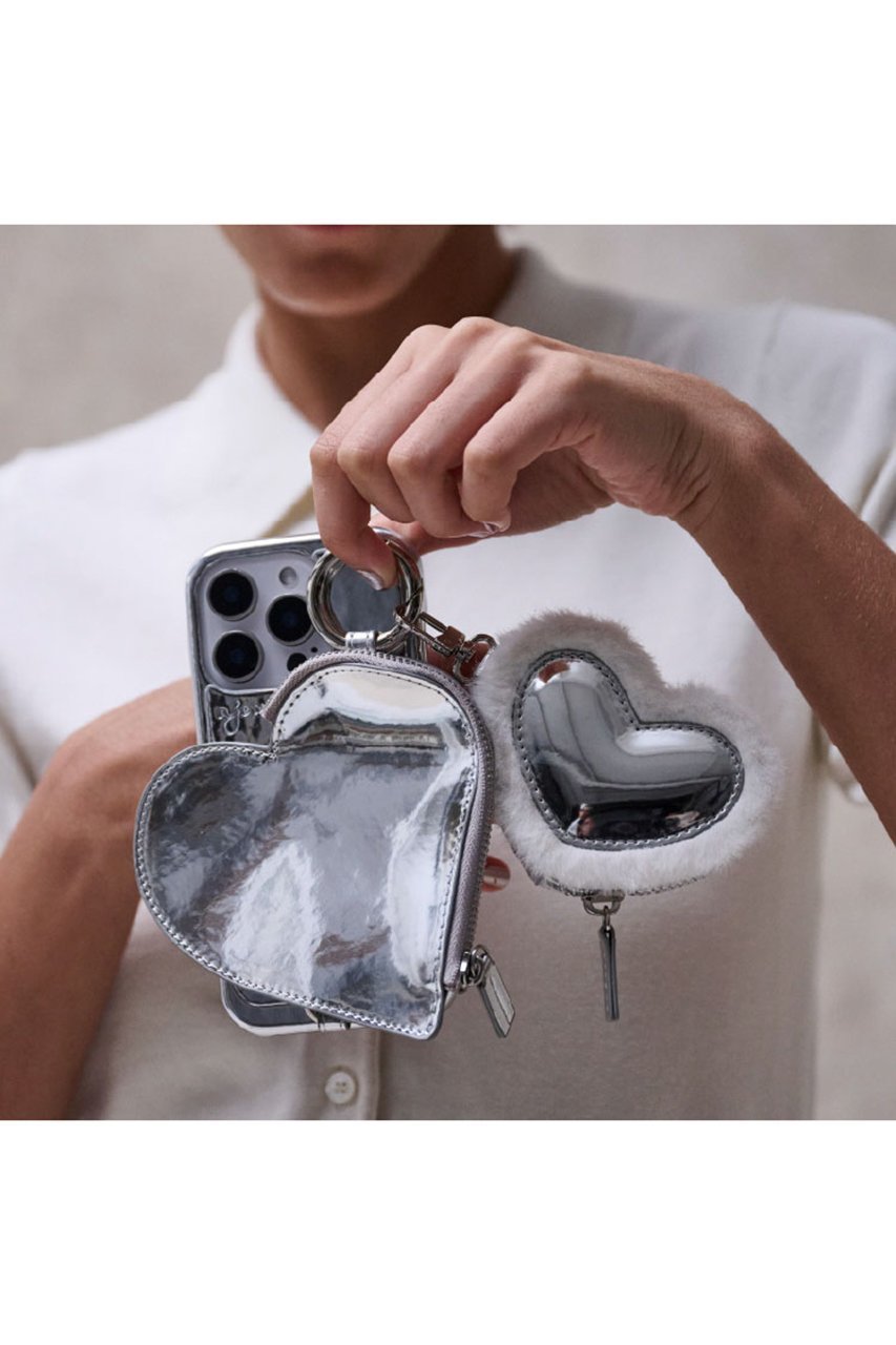 【エジュー/ajew】のajew glow heart pouch 人気、トレンドファッション・服の通販 founy(ファニー) 　ファッション　Fashion　レディースファッション　Fashion for Women　ポーチ&ミニバッグ　Pouches & Mini Bags　アクセサリー　Fashion Accessories　チャーム　Charm, Pendant　ホリデーシーズン　Holiday Season　ポーチ　Pouch, Small Case　メタル　Metal, Metal Parts　other-8|ID: prp329100004954690 ipo3291000000037176974