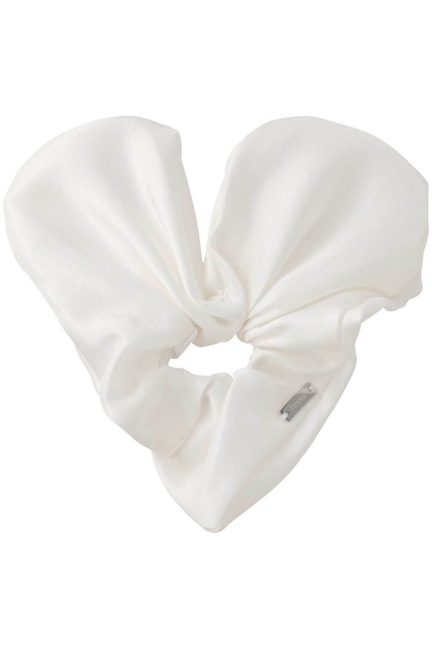 【ヘイップ/heyep】のSilk Heart Scrunchie(Medium) インテリア・キッズ・メンズ・レディースファッション・服の通販 founy(ファニー) 　ファッション　Fashion　レディースファッション　Fashion for Women　シュシュ&ヘアアクセ/ヘアアレンジ　Scrunchies & Hair Accessories　おすすめ　Recommended / Our Picks　アクセサリー　Fashion Accessories　エレガント 上品　Elegant　シルク　Silk, 100% Silk　ハーフ　Half, Half-Length　ポーチ　Pouch, Small Case　モチーフ　Motif, Design Theme　旅行　Travel　ホワイト|ID: prp329100004954785 ipo3291000000037177626