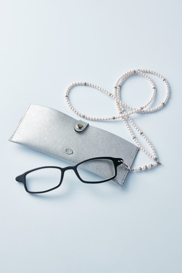【デイジーリン/DAISY LIN】のReading Glasses “Elegant Madam” インテリア・キッズ・メンズ・レディースファッション・服の通販 founy(ファニー) https://founy.com/ ファッション Fashion レディースファッション Fashion for Women サングラス&メガネ Sunglasses & Eyewear おすすめ Recommended / Our Picks アクセサリー Fashion Accessories エレガント 上品 Elegant ギフト プレゼント Gift / Present クール Cool, Chic グラス Glass, Eyewear スクエア Square, Square Shape スタイリッシュ Stylish, Fashionable ストーン Stone, Gem-Like スマート Smart, Elegant チェーン Chain, Chain Strap パール Pearl, Pearl Accent フレーム Frame, Outline メガネ Glasses, Eyewear |ID: prp329100004954791 ipo3291000000037177662