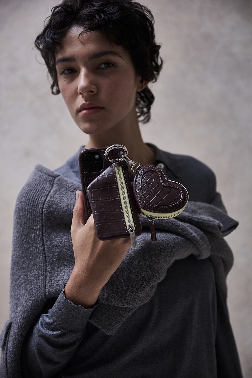 【エジュー/ajew】のajew croco heart pouch 人気、トレンドファッション・服の通販 founy(ファニー) 　ファッション　Fashion　レディースファッション　Fashion for Women　ポーチ&ミニバッグ　Pouches & Mini Bags　アクセサリー　Fashion Accessories　クロコ　Crocodile, Croc Embossed　シルバー　Silver, Metallic Silver　スマホケース　Smartphone Case　ポーチ　Pouch, Small Case　other-7|ID: prp329100004954835 ipo3291000000037177924